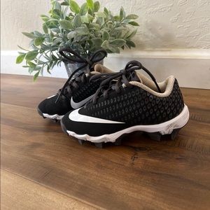 Boys Nike baseball cleats